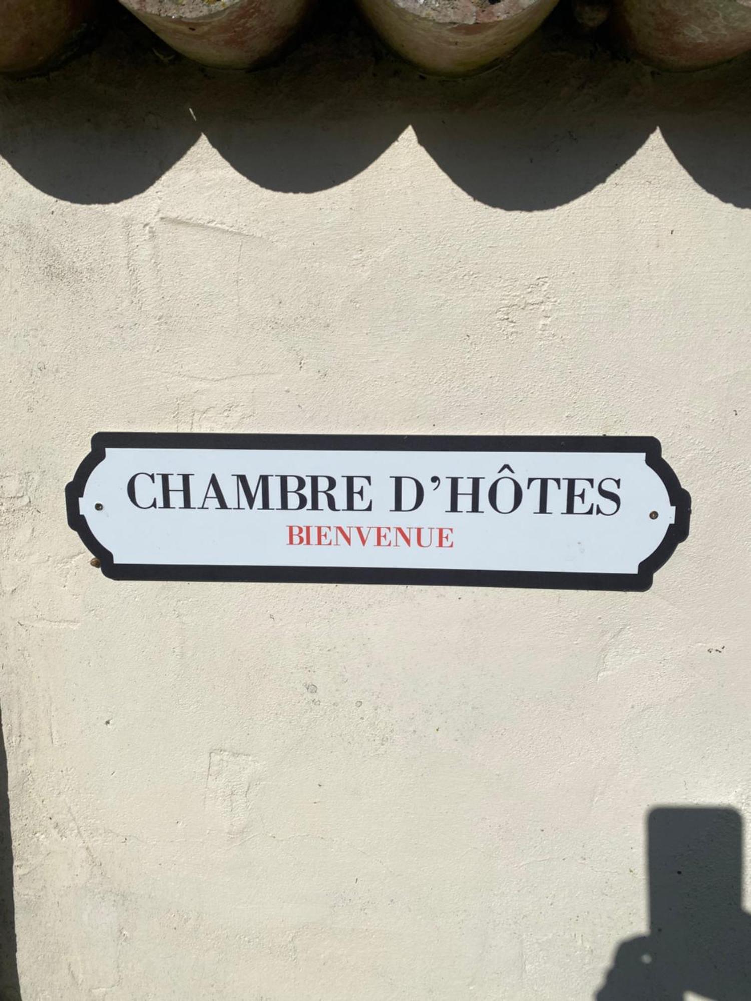 Les Puvinieres Guest House Breuil-Barret Exterior photo